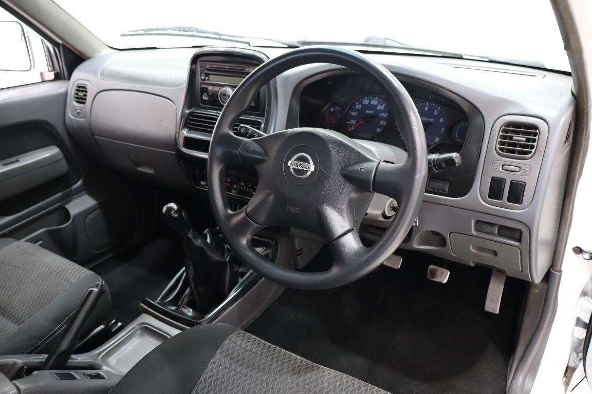 2019 Nissan NP300 Hardbody 2.4 Double Cab 4x4