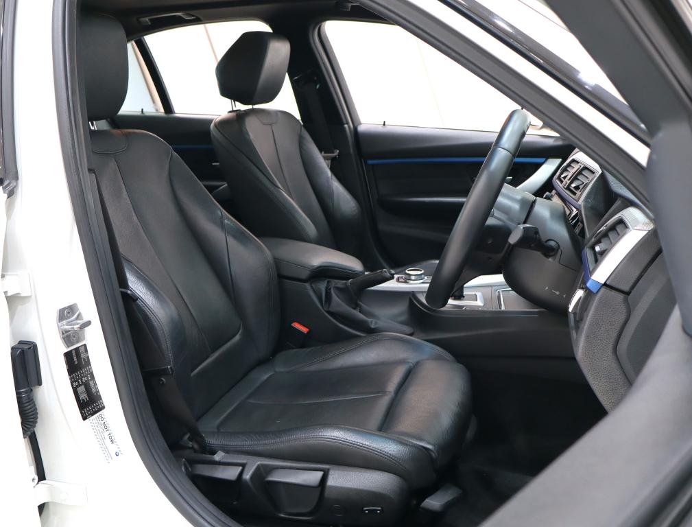 2017 BMW 3 Series 320i M Sport Auto