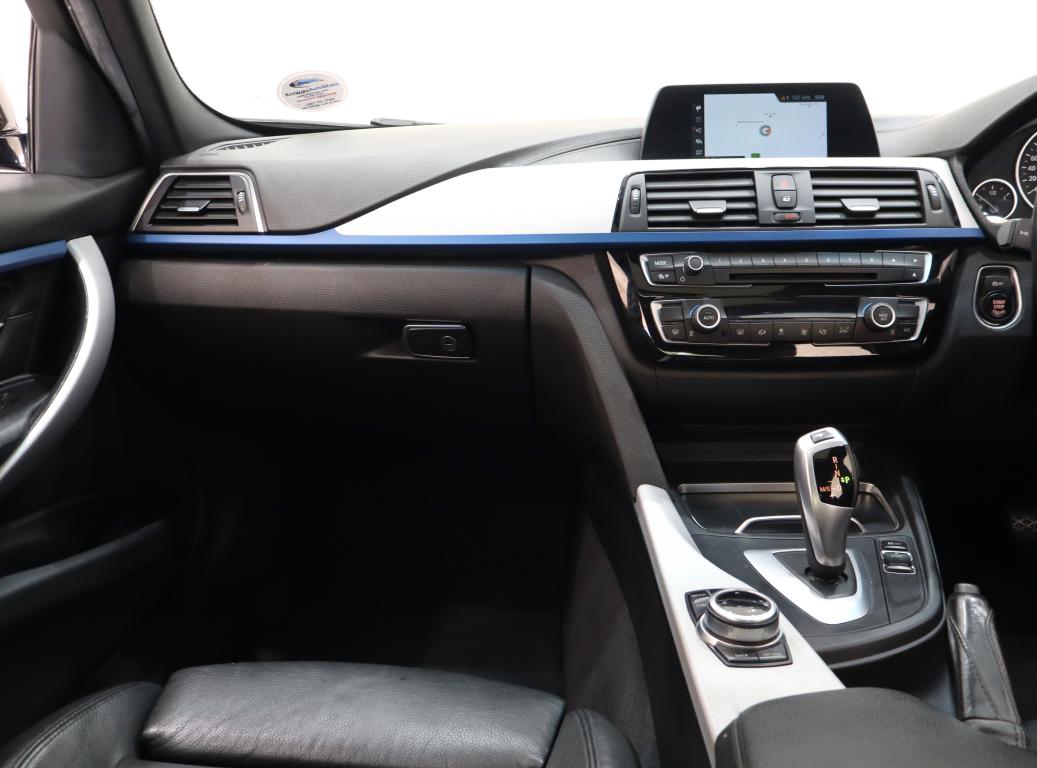 2017 BMW 3 Series 320i M Sport Auto