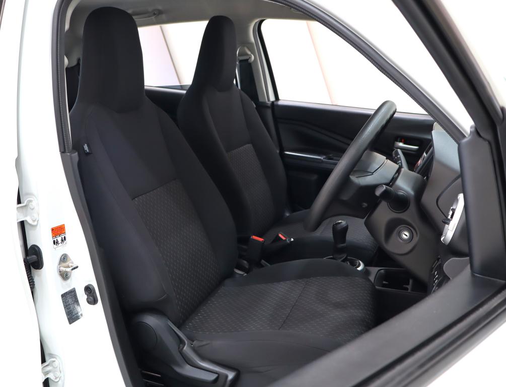 2025 Toyota Vitz 1.0 XR Manual