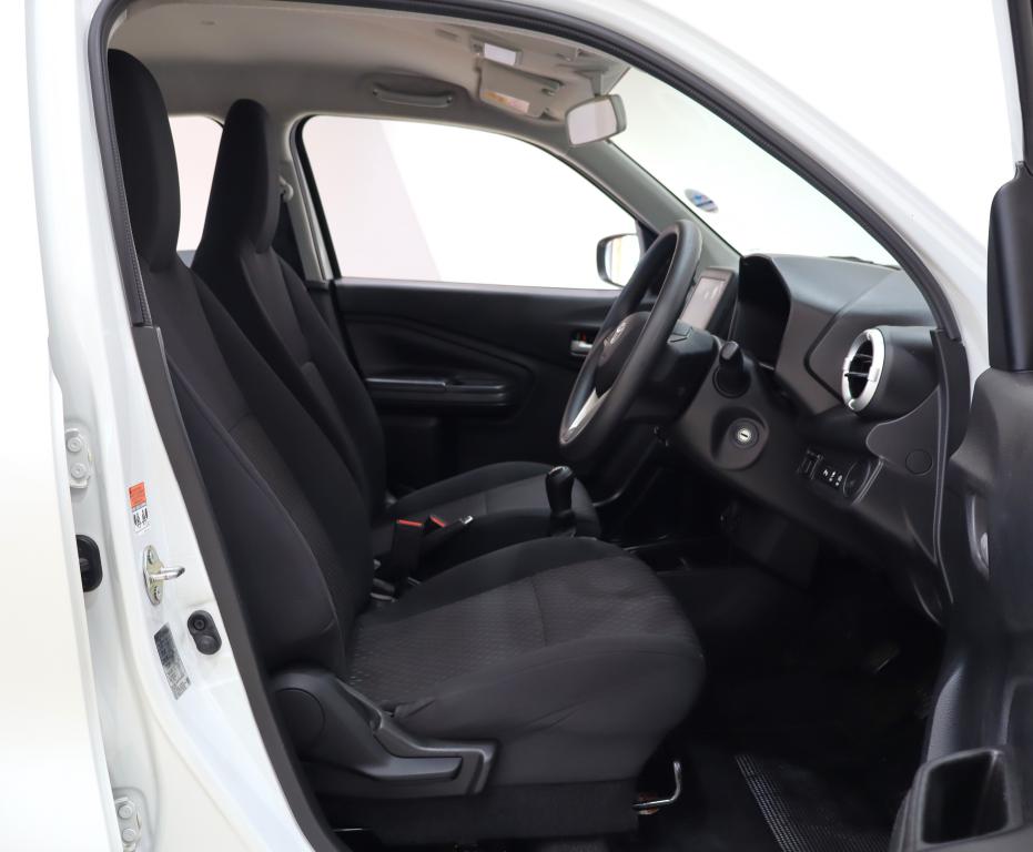 2025 Toyota Vitz 1.0 XR Manual
