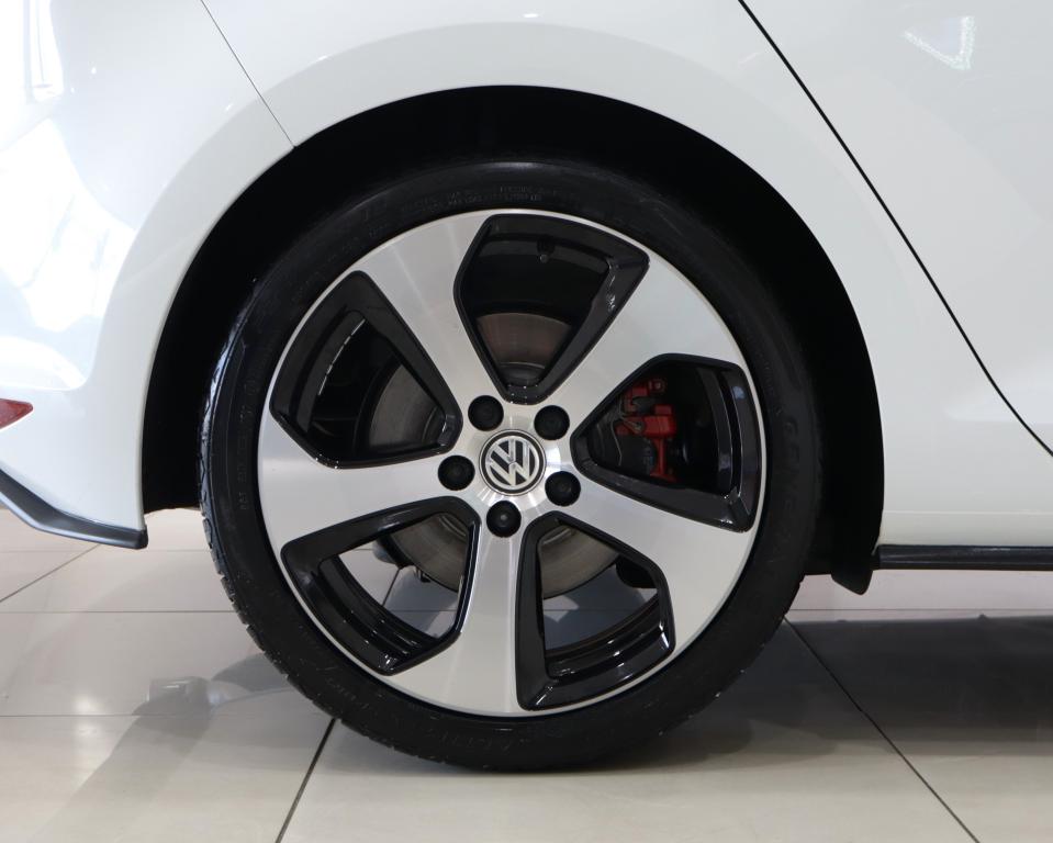 2014 Volkswagen Golf VII GTI 2.0 TSI DSG