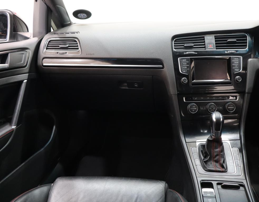 2014 Volkswagen Golf VII GTI 2.0 TSI DSG