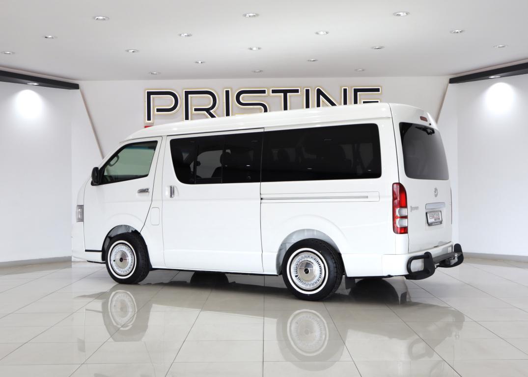 2012 Toyota Quantum 2.7 GL 10-seater bus