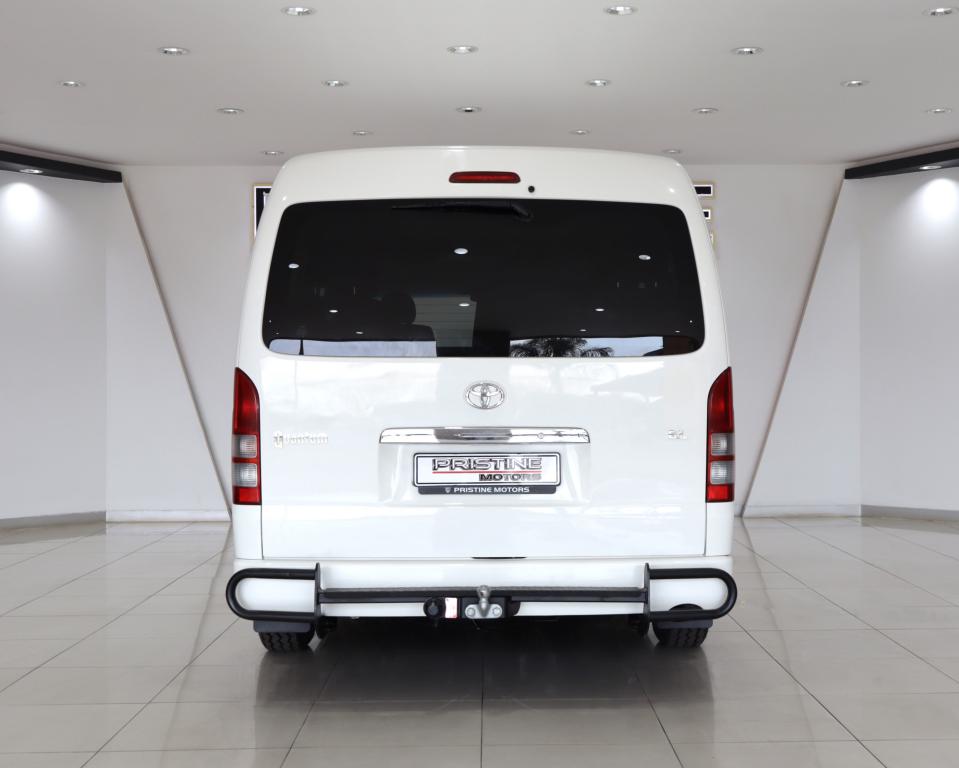 2012 Toyota Quantum 2.7 GL 10-seater bus