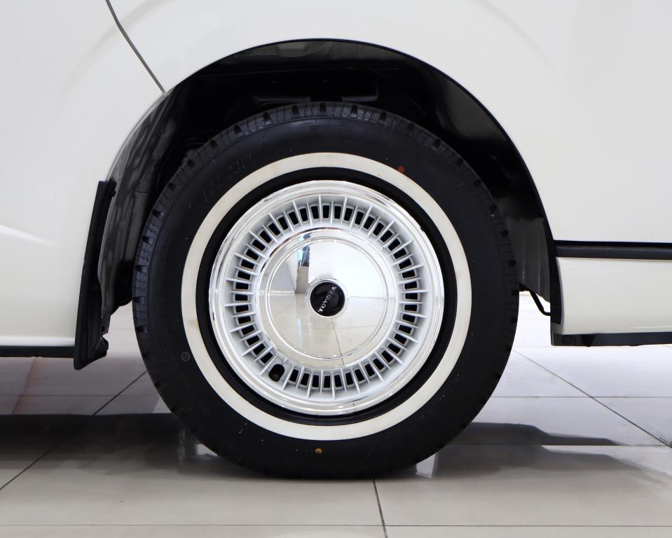 2012 Toyota Quantum 2.7 GL 10-seater bus