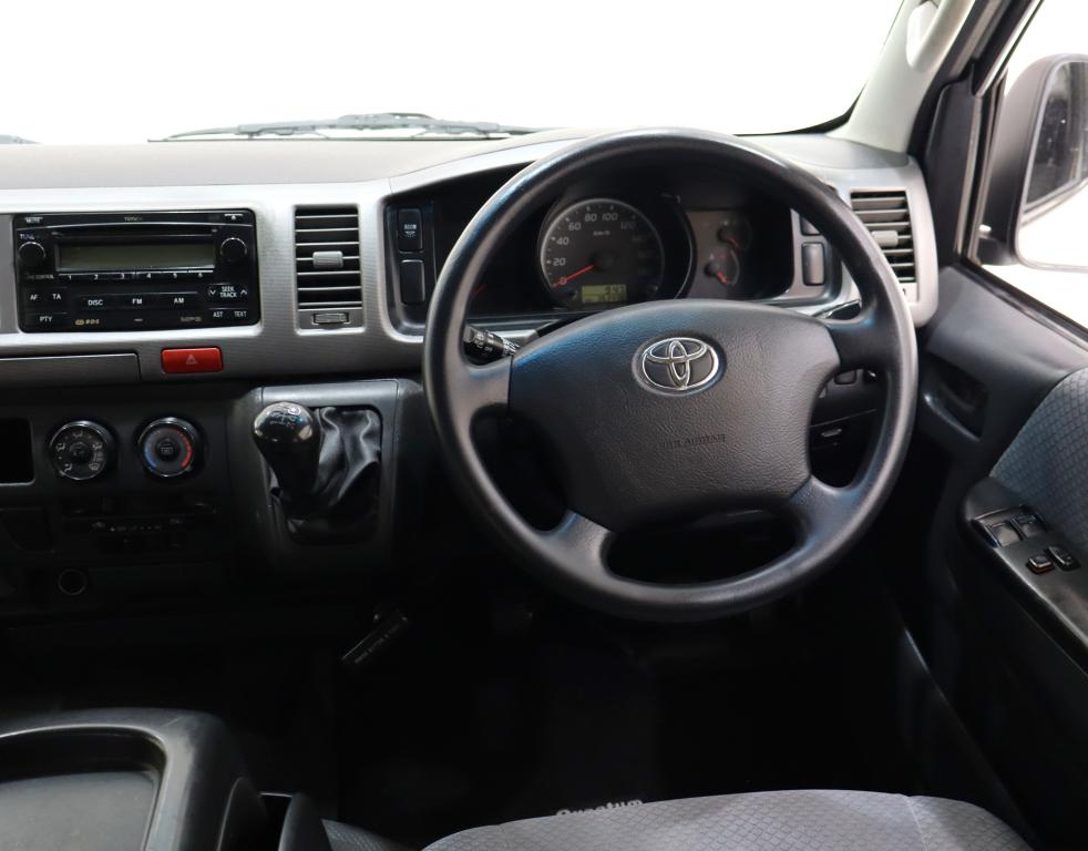 2012 Toyota Quantum 2.7 GL 10-seater bus