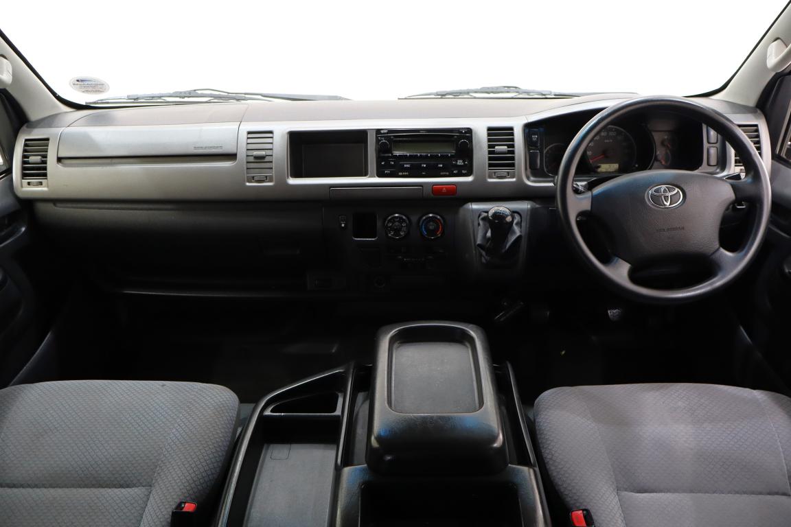 2012 Toyota Quantum 2.7 GL 10-seater bus