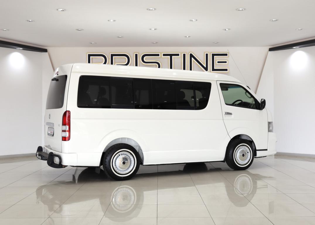 2012 Toyota Quantum 2.7 GL 10-seater bus