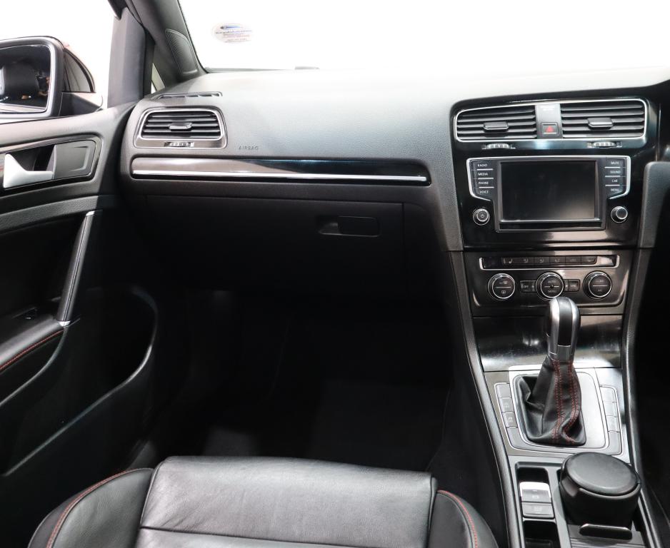 2017 Volkswagen Golf VII GTI 2.0 TSI DSG