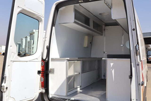 2015 VW Crafter 50 2.0 BiTDI HR 120 KW Mobile Clinic