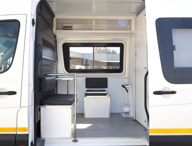 2015 VW Crafter 50 2.0 BiTDI HR 120 KW Mobile Clinic