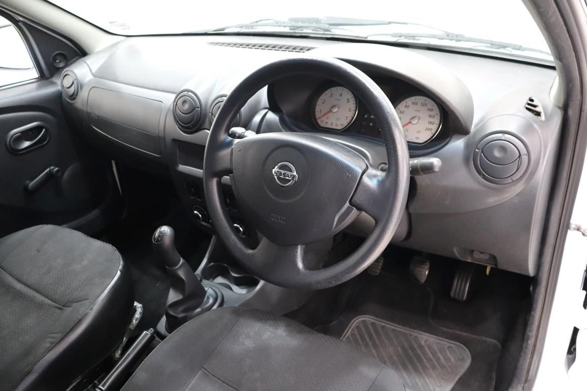 Nissan NP200 1.6i (Aircon) Safety Pack
