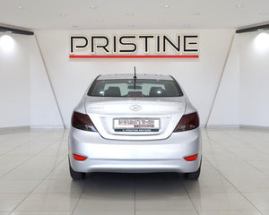 2015  Hyundai Accent Sedan 1.6 Motion