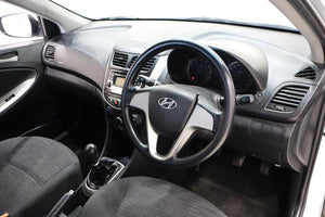 2015  Hyundai Accent Sedan 1.6 Motion