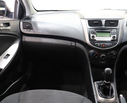 2015  Hyundai Accent Sedan 1.6 Motion
