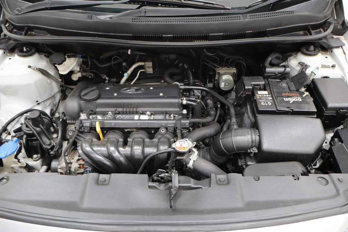 2015  Hyundai Accent Sedan 1.6 Motion