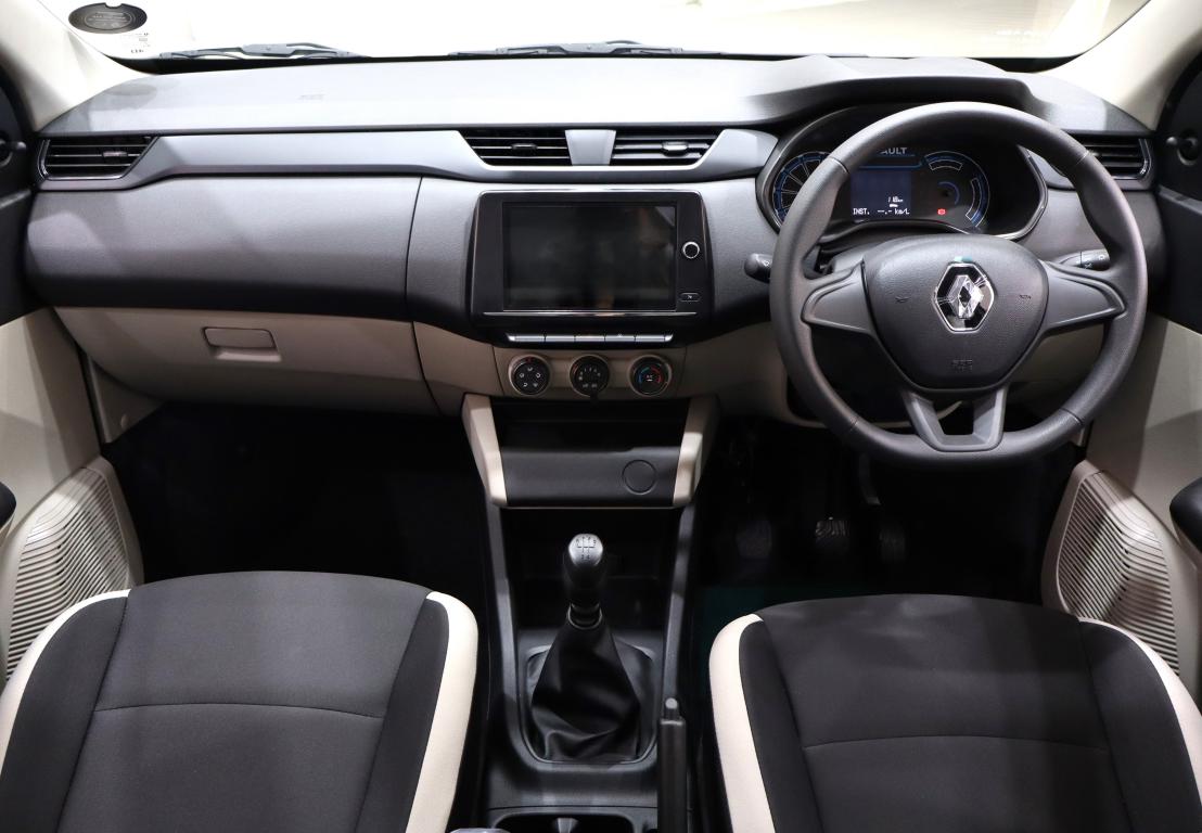 2025 Renault Triber 1.0 Expression