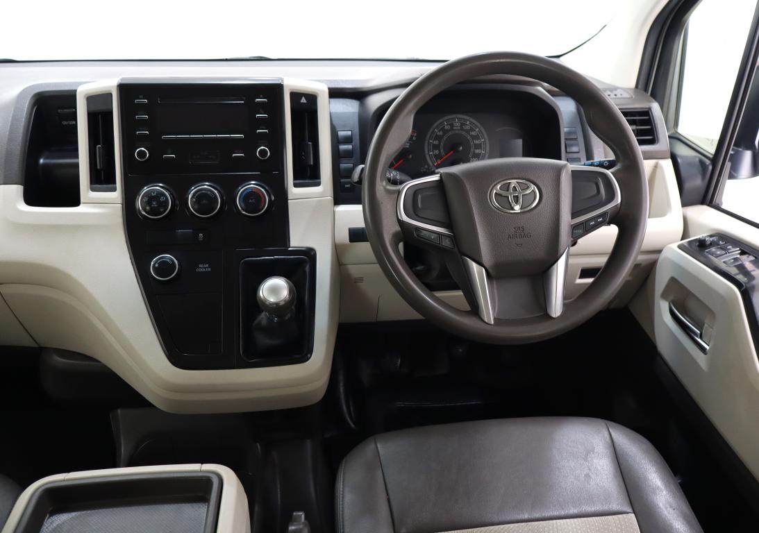 2020 Toyota Quantum 2.8 LWB Bus 11-Seater GL