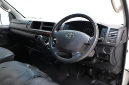 2016 Toyota Quantum 2.7 Sesfikile