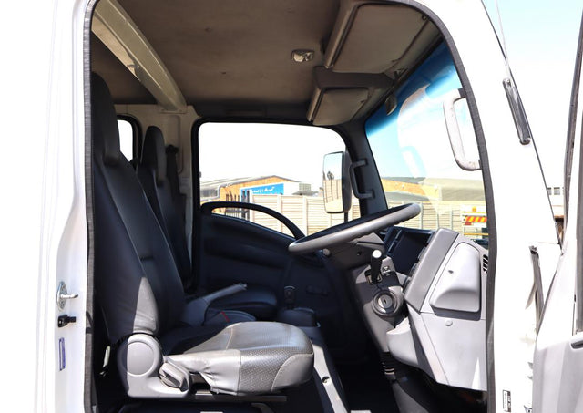 2010 Isuzu NPR 400 AMT VOLUME BODY TRUCK