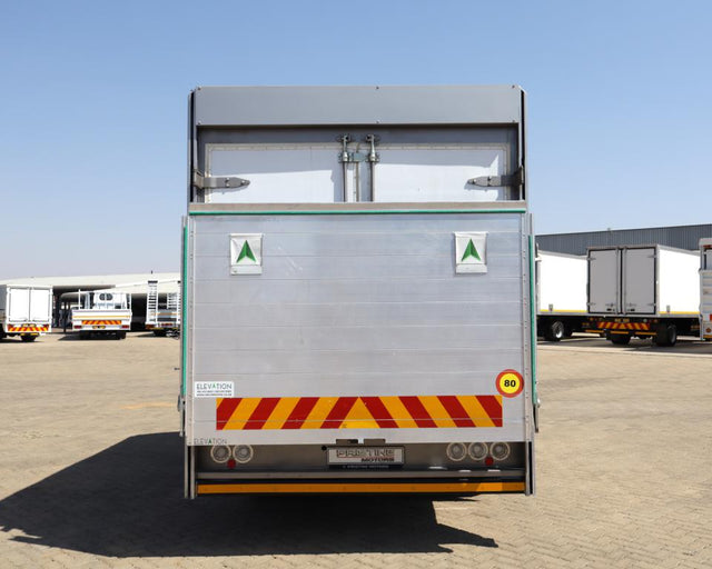 2010 Isuzu NPR 400 AMT VOLUME BODY TRUCK