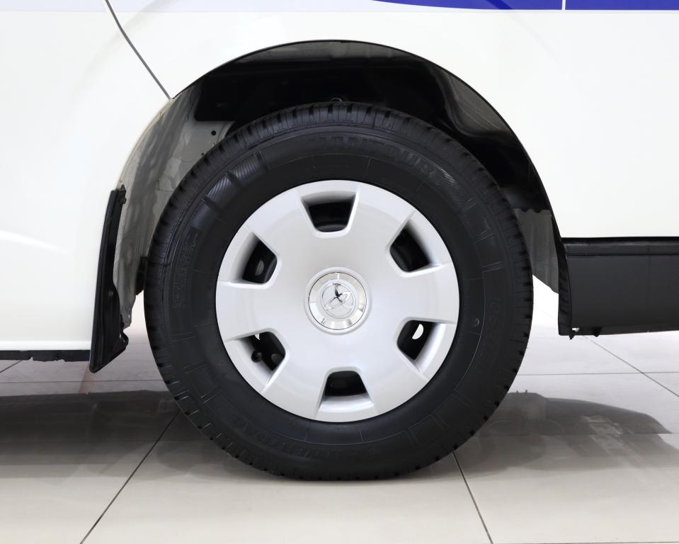 2024 Toyota Quantum 2.7 Sesfikile