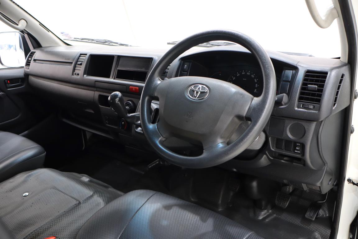 2024 Toyota Quantum 2.7 Sesfikile