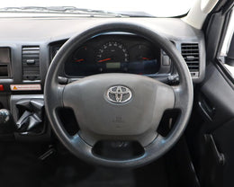 2024 Toyota Quantum 2.7 Sesfikile