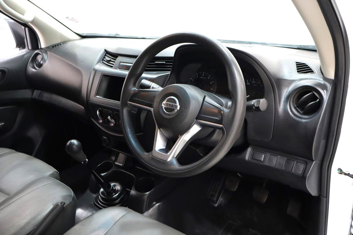 2024 Nissan Navara 2.5 XE