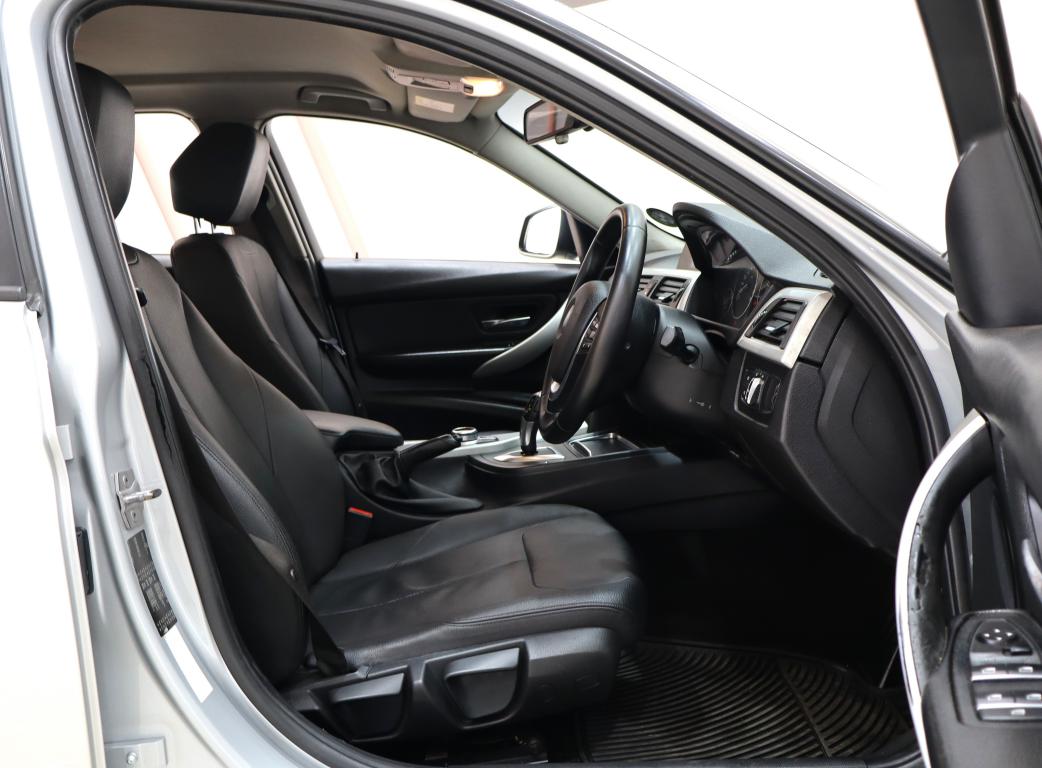 2017 BMW 3 Series 318i Auto