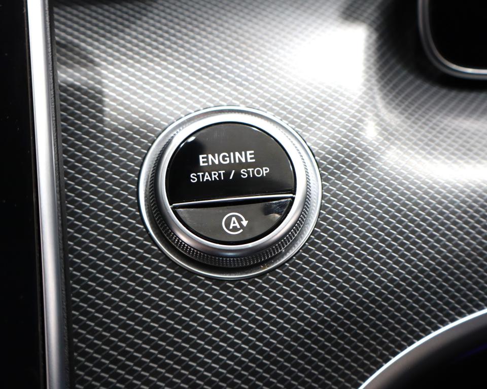 2024 Mercedes-Benz C-Class C220d Avantgarde