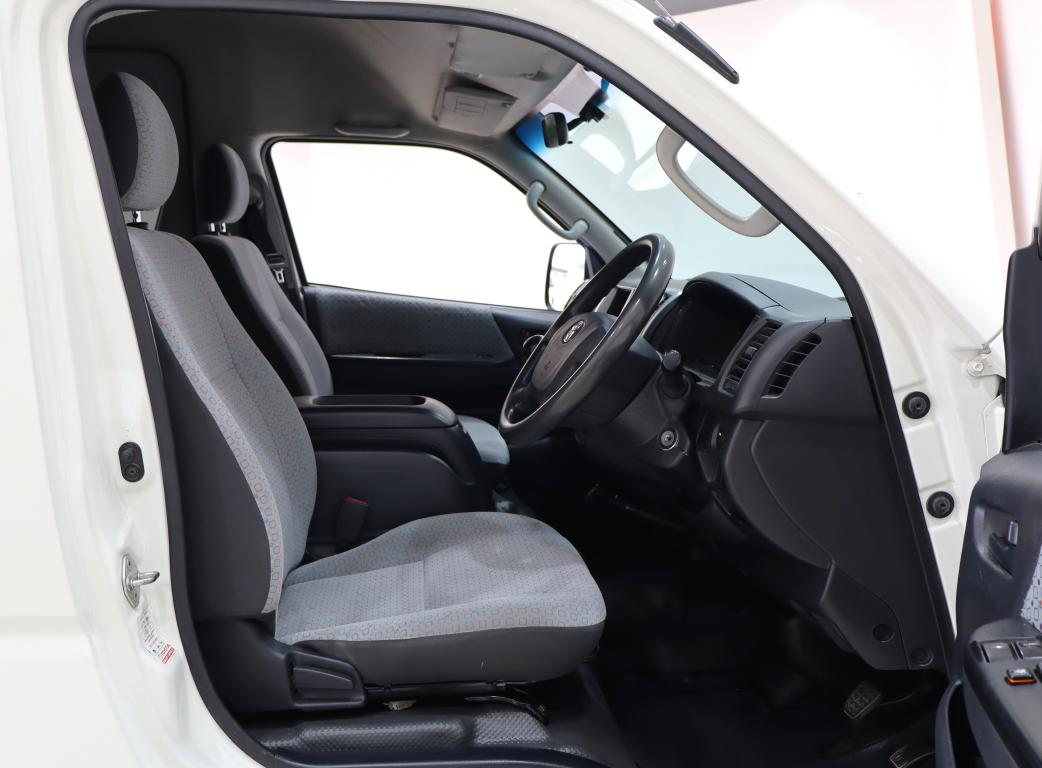 2024 Toyota Quantum 2.5D-4D GL 14-Seater Bus