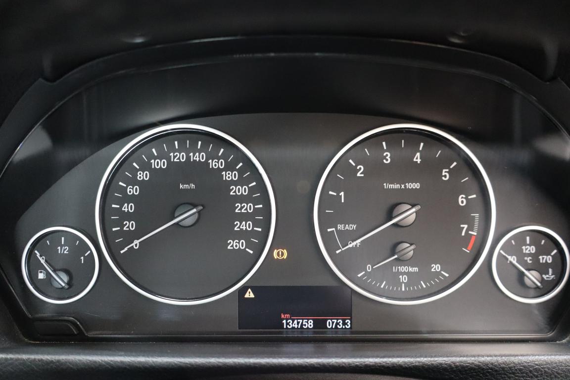 2012 BMW 3 Series 320i auto