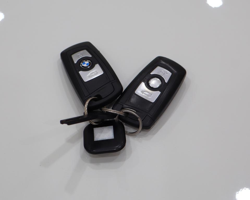 2012 BMW 3 Series 320i auto