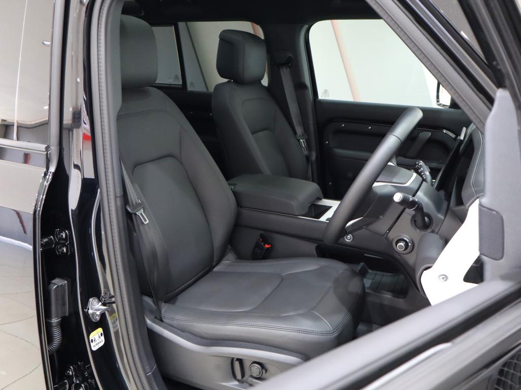 2025 Land Rover Defender 110 D350 X-Dynamic HSE