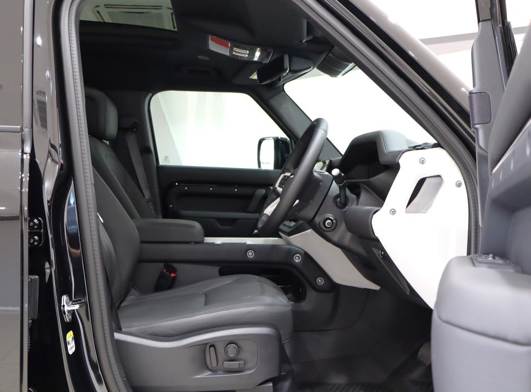 2025 Land Rover Defender 110 D350 X-Dynamic HSE