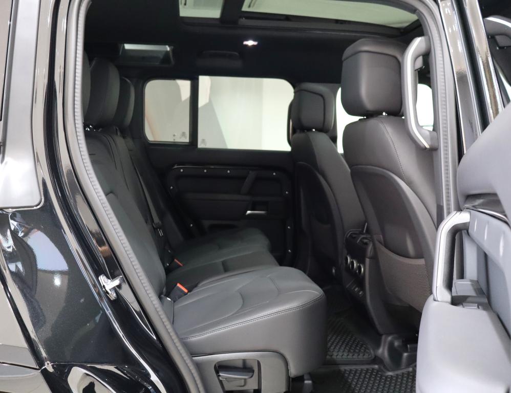 2025 Land Rover Defender 110 D350 X-Dynamic HSE