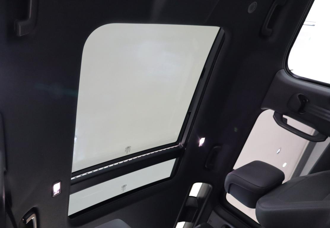 2025 Land Rover Defender 110 D350 X-Dynamic HSE