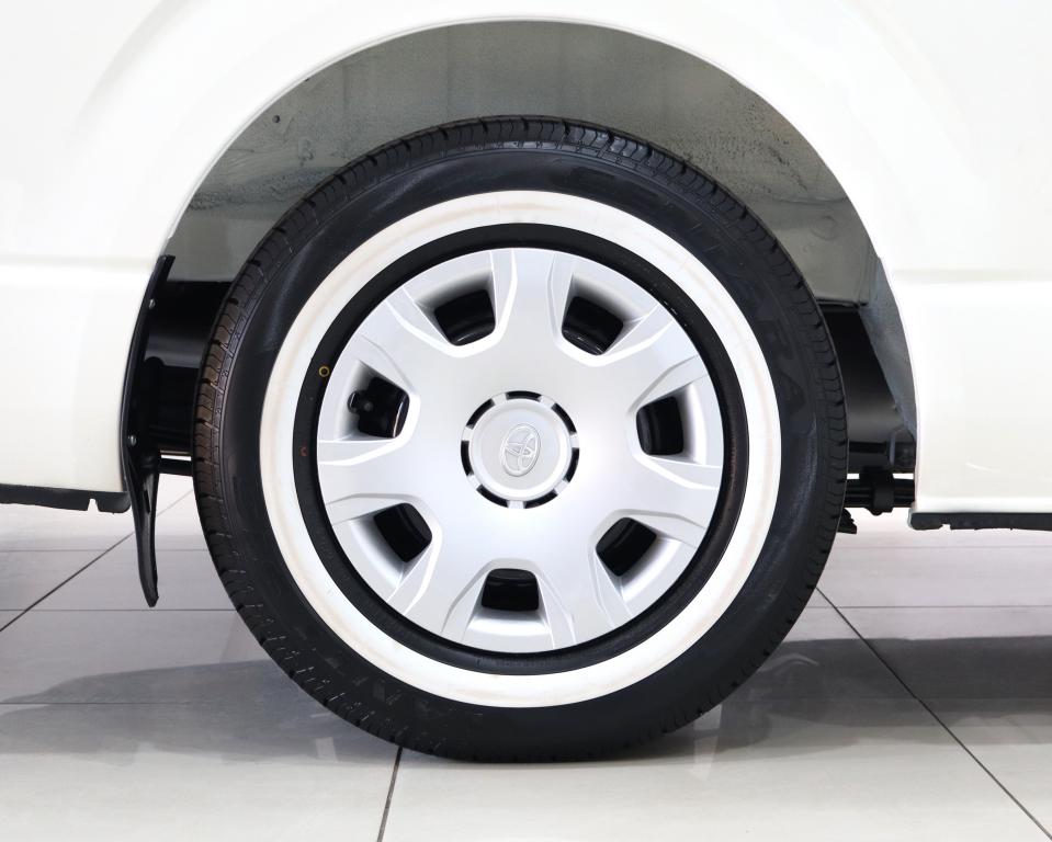 2022 Toyota Quantum 2.5D-4D GL 14-Seater Bus
