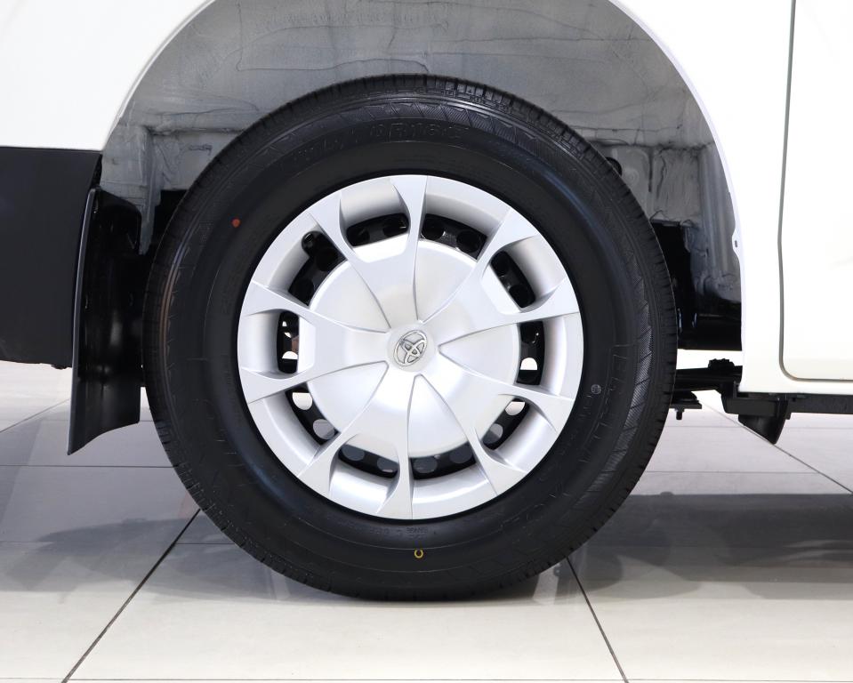 2021 Toyota Quantum 2.8 LWB Crew Cab