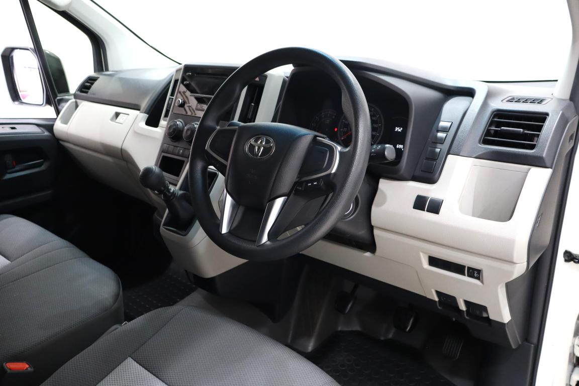 2021 Toyota Quantum 2.8 LWB Crew Cab