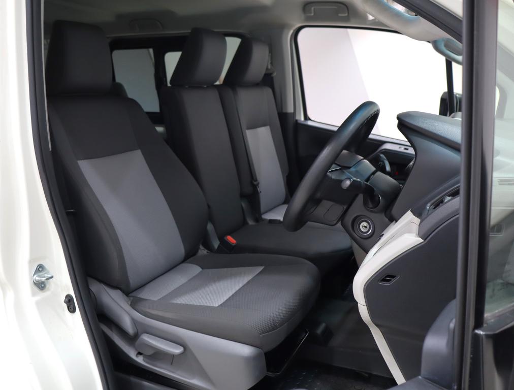 2021 Toyota Quantum 2.8 LWB Crew Cab
