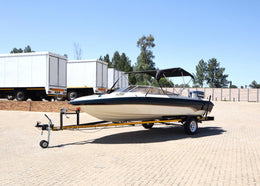 2000 Classice Powered 225 HP Boat And Trailer