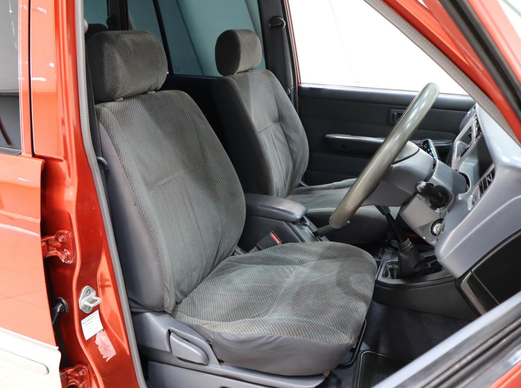 2002 Toyota Condor 2400i TX