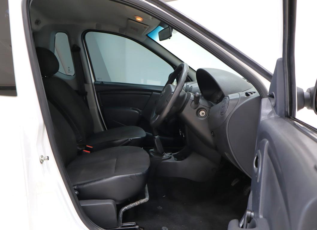 2022 Nissan NP200 1.6i (aircon)