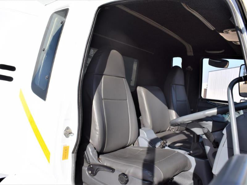 2011 Fuso FM 16-270FC Volume Body Truck