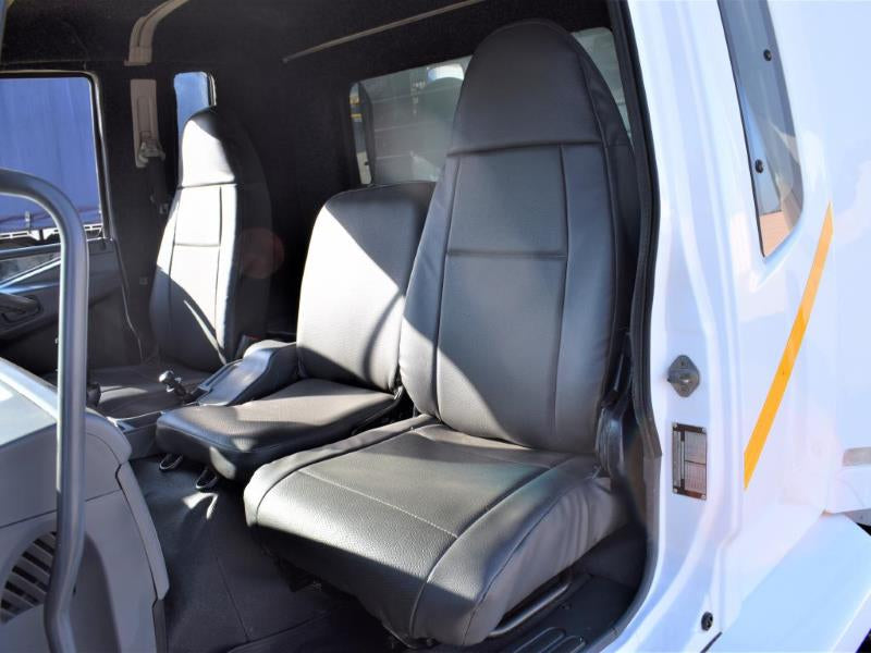 2011 Fuso FM 16-270FC Volume Body Truck