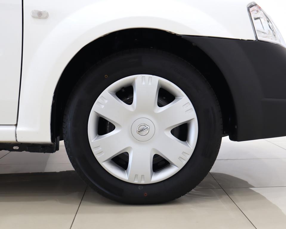 2022 Nissan NP200 1.6i (Aircon) Safety Pack