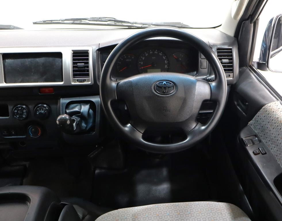 2016 Toyota Quantum 2.5D-4D GL 14-Seater Bus